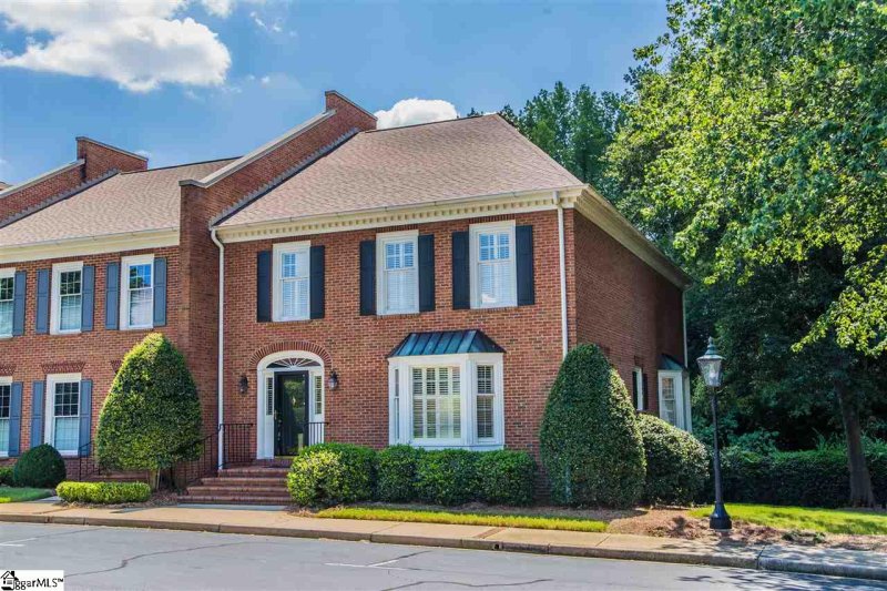 Property image 3 at 238 Glenbrooke Way, Greenville, SC 29615