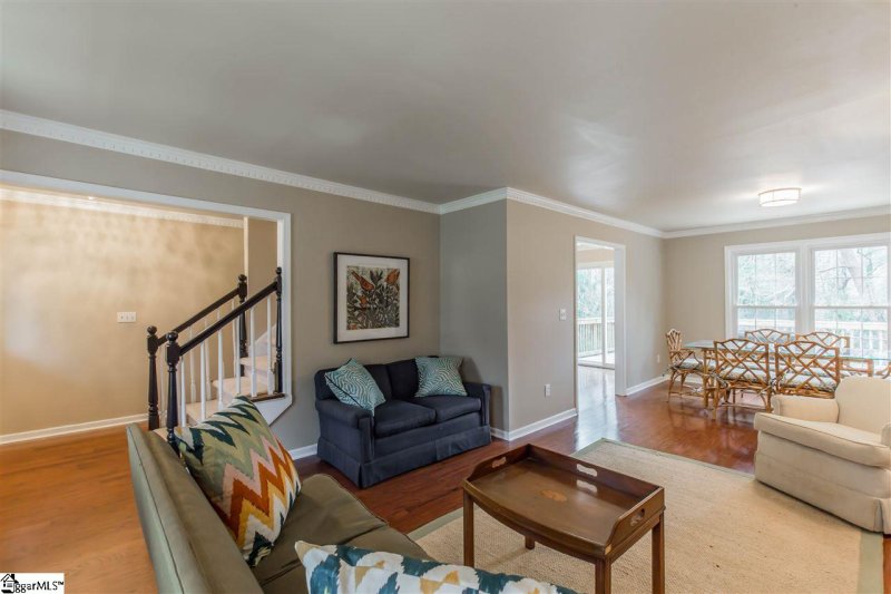 Property image 3 at 23 Dahlglen Avenue, Greenville, SC 29607