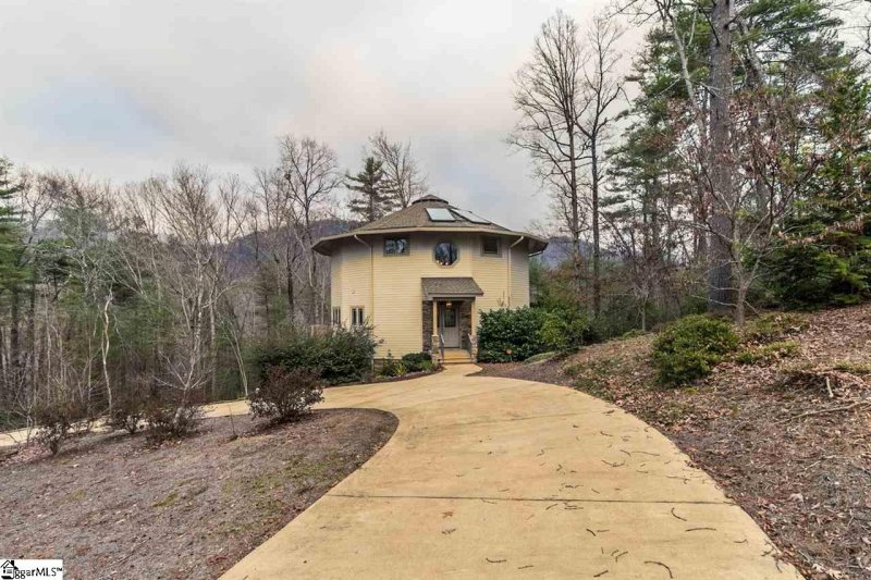 Property image 2 at 124 Oolenoy Court, Pickens, SC 29671