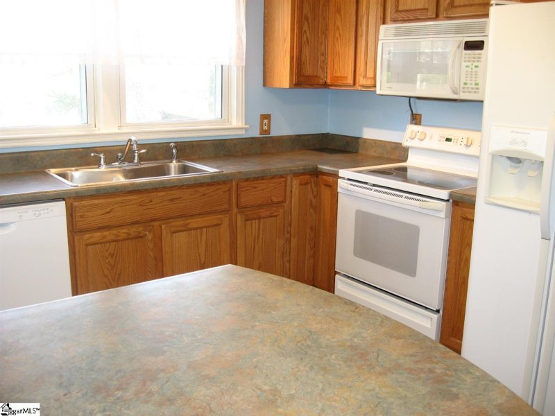 Property image 4 at 18 Sutton Drive, Taylors, SC 29687