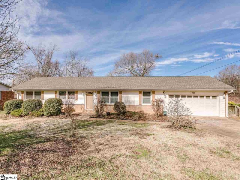 Property image 2 at 301 Shady Drive, Boiling Springs, SC 29316