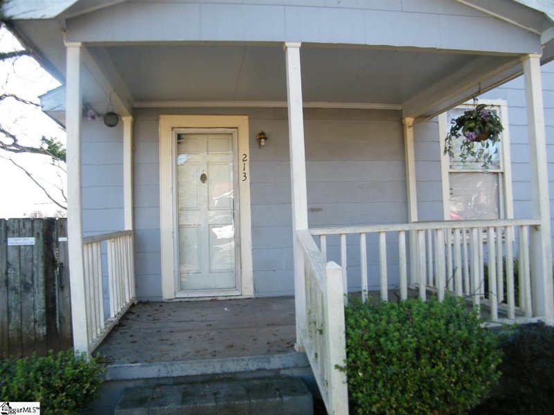 Property image 2 at 213 Colonial Avenue, Greenville, SC 29611