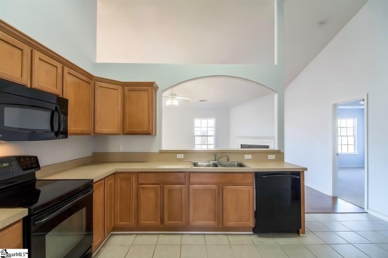 Property image 5 at 215 Rachel Evans Drive, Boiling Springs, SC 29316