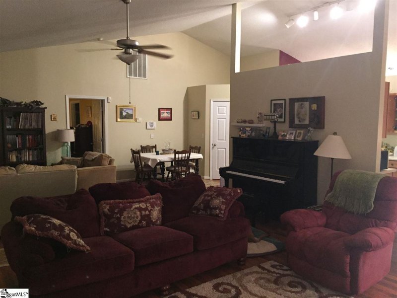 Property image 3 at 1 Marah Lane, Greer, SC 29651-5073