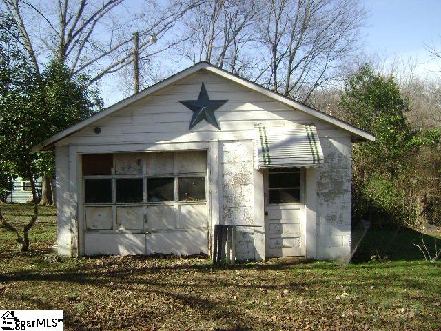 Property image 2 at 13 McDade Street, Greenville, SC 29611