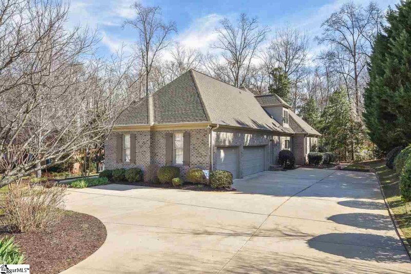 Property image 2 at 10 Marlis Court, Greer, SC 29650