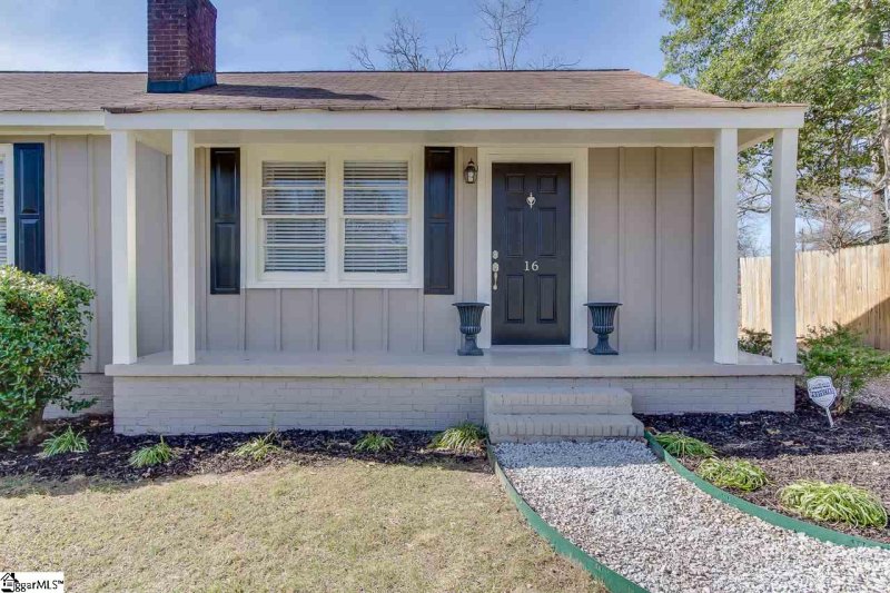 Property image 2 at 16 Rocky Knoll Drive, Greenville, SC 29605