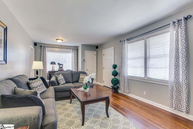 Property image 4 at 16 Rocky Knoll Drive, Greenville, SC 29605