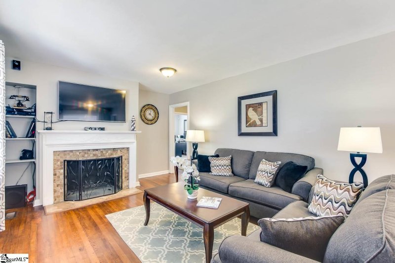 Property image 5 at 16 Rocky Knoll Drive, Greenville, SC 29605