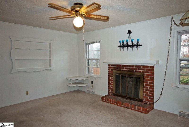 Property image 2 at 200 CORAL Drive, Taylors, SC 29687