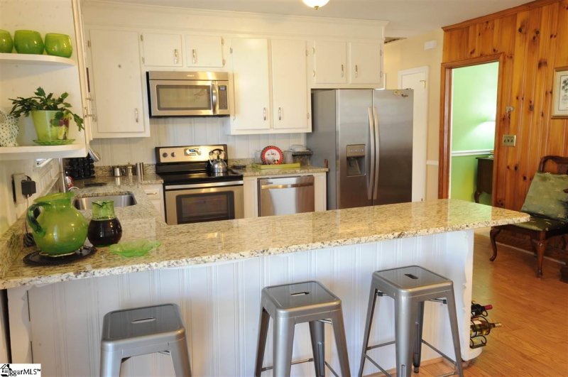Property image 4 at 9 Forestdale Drive, Taylors, SC 29687