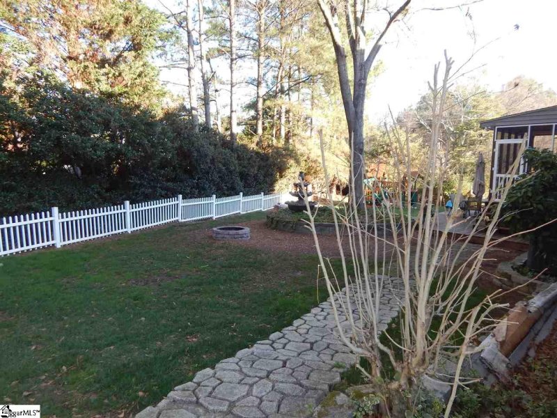 Property image 2 at 115 E Hypericum Lane, Greenville, SC 29615