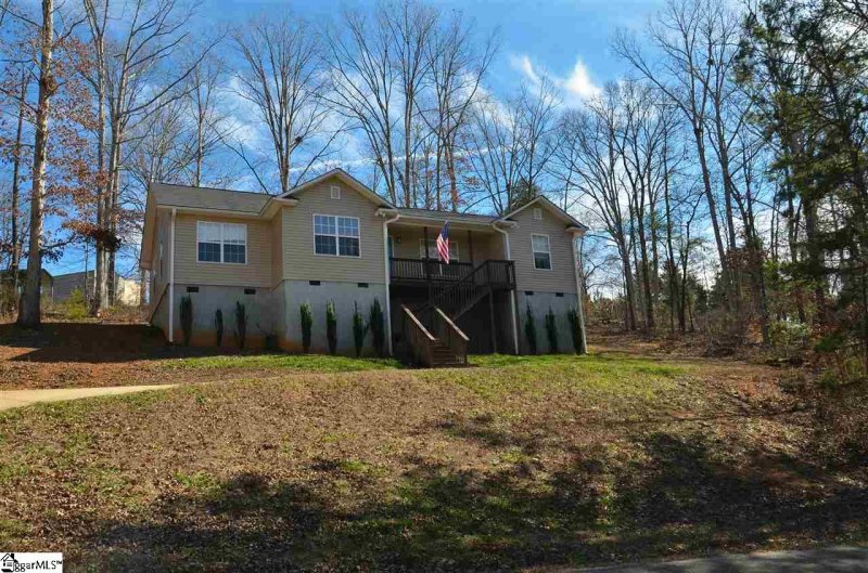 201 COUNTRY GLEN Lane