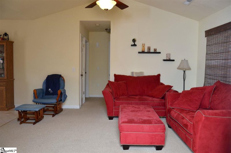 Property image 3 at 201 COUNTRY GLEN Lane, Pelzer, SC 29669