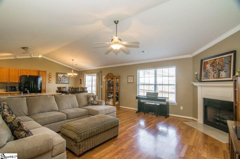 Property image 2 at 205 Hickory Rock Lane, Greer, SC 29651