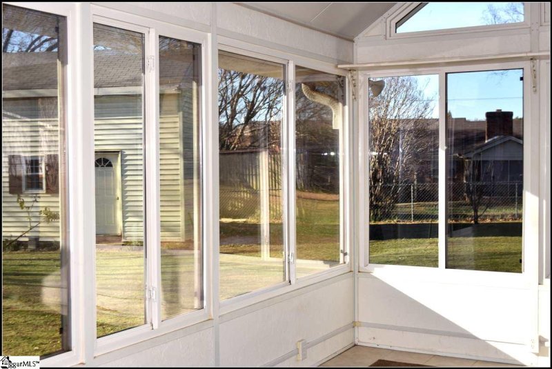 Property image 3 at 100 Gregory Drive, Greer, SC 29651-1114