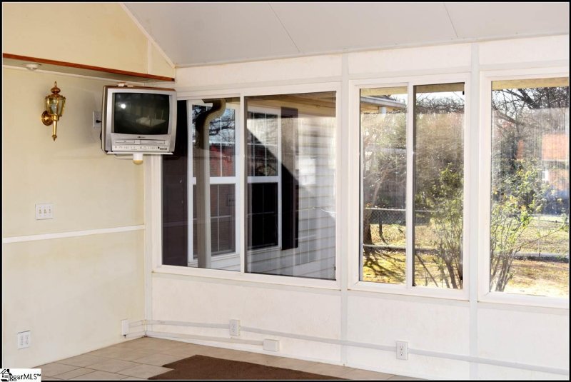 Property image 4 at 100 Gregory Drive, Greer, SC 29651-1114