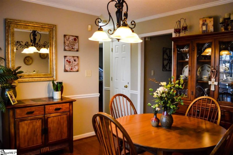 Property image 5 at 318 Tearose Lane, Simpsonville, SC 29681