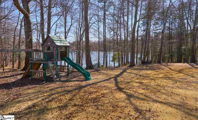 Property image 3 at 105 Shore View Court, Taylors, SC 29687