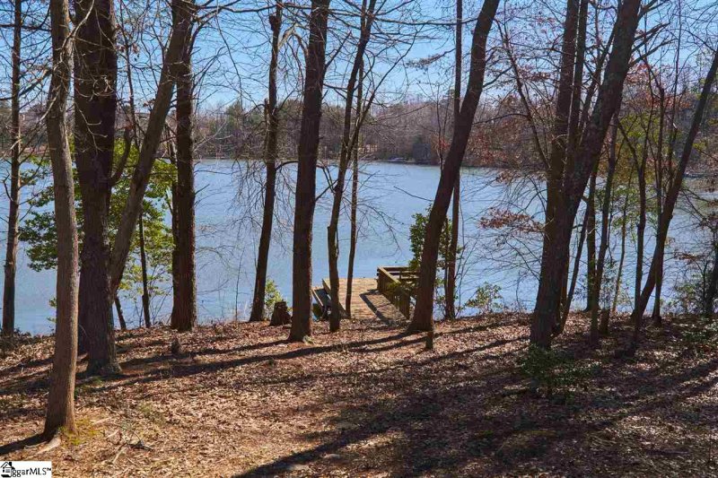 Property image 4 at 105 Shore View Court, Taylors, SC 29687