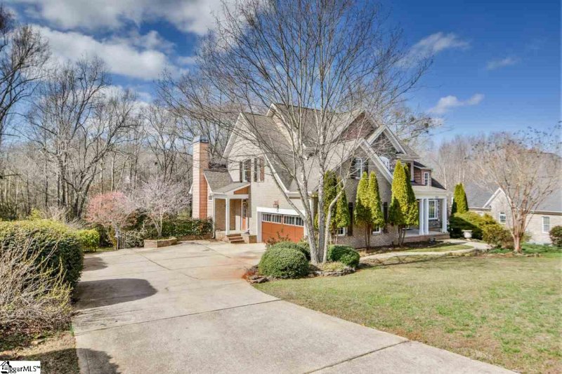 Property image 2 at 111 Hunt Cliff Court, Easley, SC 29642