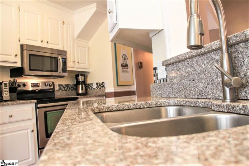 Property image 3 at 220 Edwards Mill Road, Taylors, SC 29687