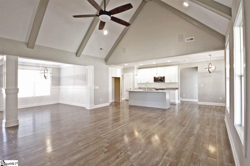 Property image 5 at 2 Windswept Knoll Drive, Taylors, SC 29687