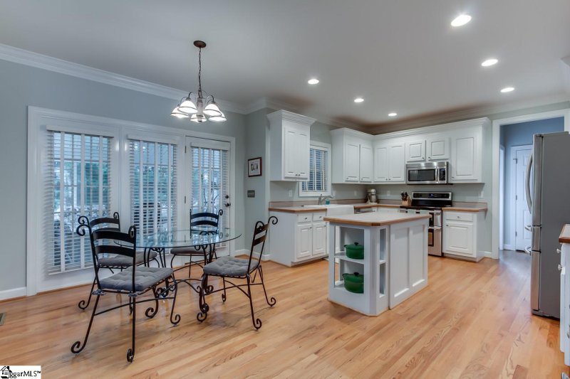 Property image 3 at 3 N Staghorn Lane, Greer, SC 29650