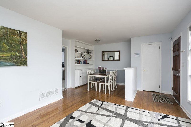 Property image 3 at 9 Bidwell Street, Taylors, SC 29687