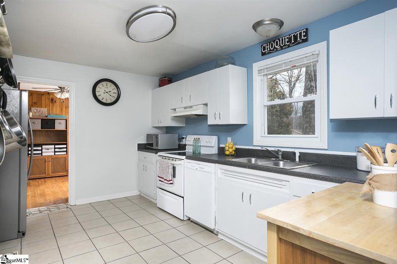 Property image 5 at 9 Bidwell Street, Taylors, SC 29687