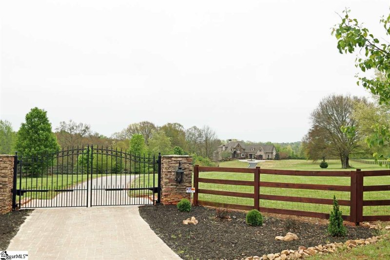 Property image 3 at 208 Bruce Farm Road, Simpsonville, SC 29681