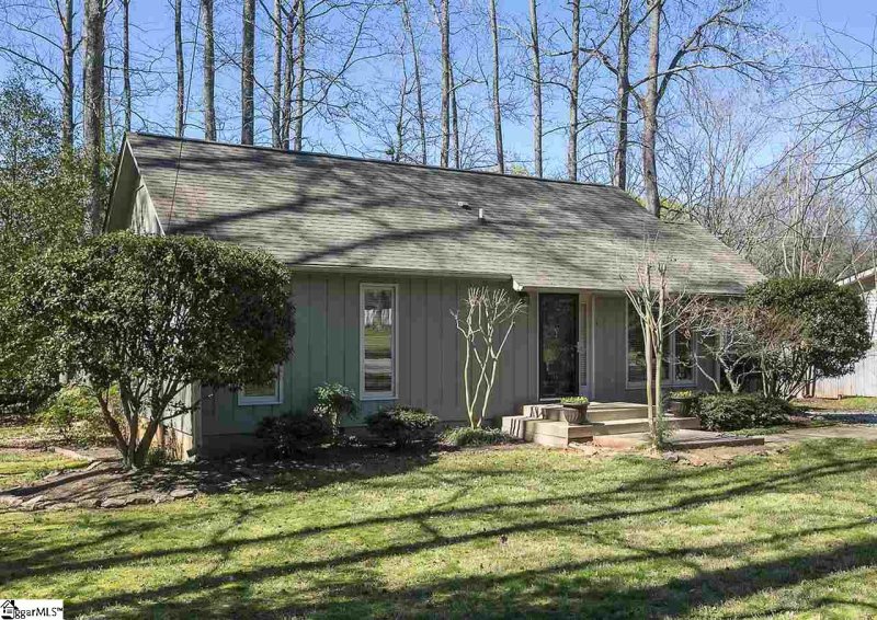Property image 2 at 220 Crestview Drive, Greenville, SC 29609