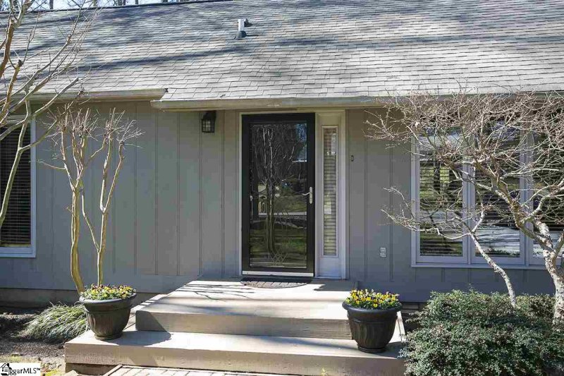 Property image 3 at 220 Crestview Drive, Greenville, SC 29609