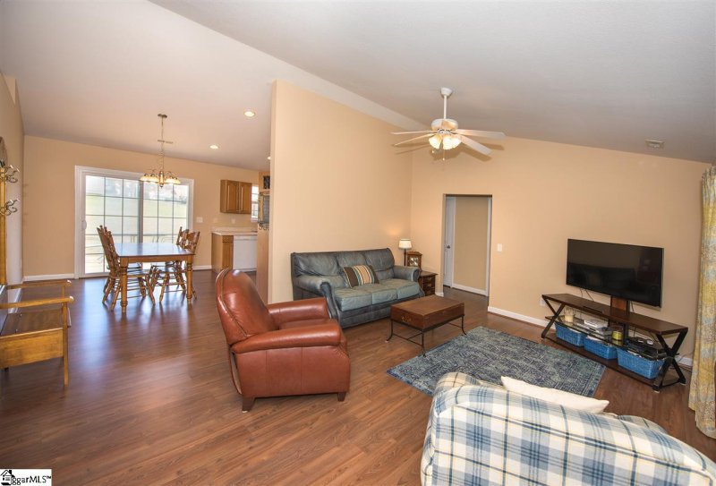 Property image 3 at 3 GRATIOT Lane, Greer, SC 29651