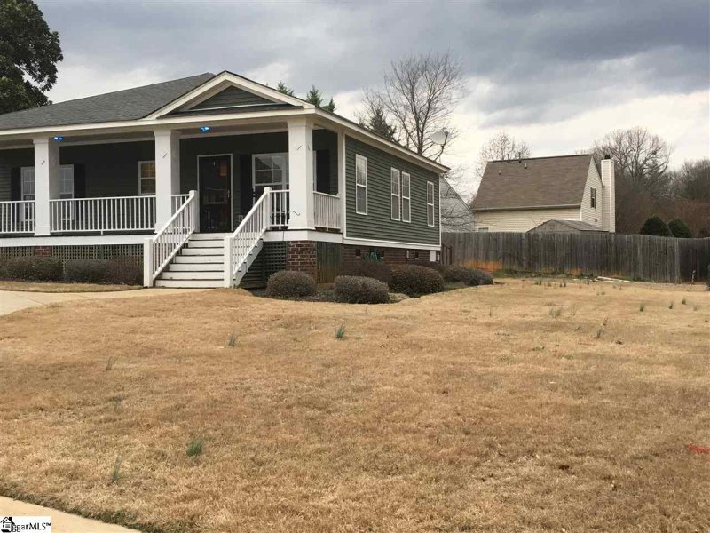 Property image 2 at 100 Summerlea Lane, Greer, SC 29651