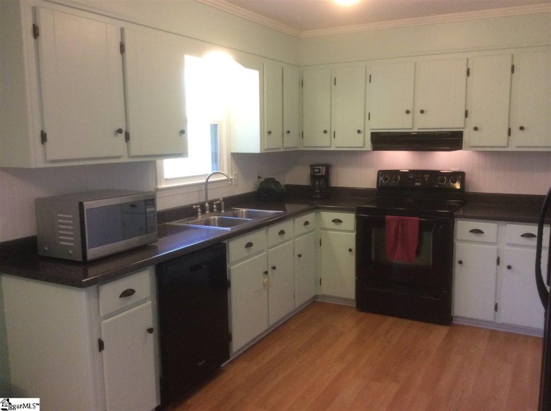 Property image 5 at 21 Crestview Court, Piedmont, SC 29673