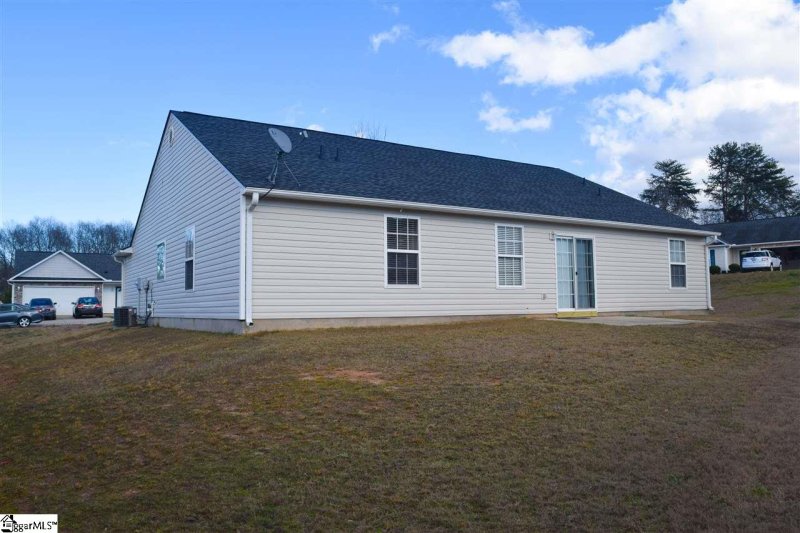 Property image 3 at 1 Spring Fellow Lane, Taylors, SC 29687