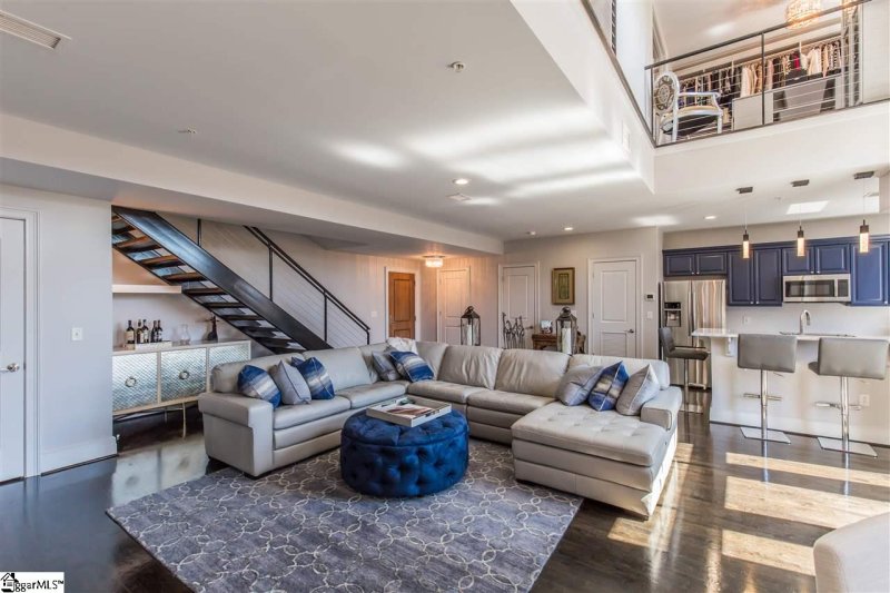 Property image 4 at 111 E McBee Avenue, Greenville, SC 29601