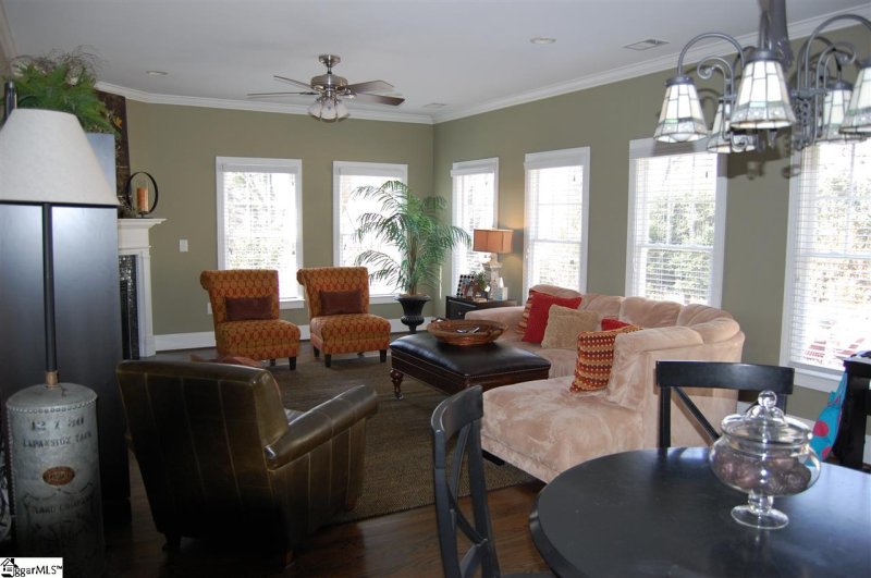 Property image 4 at 12 Seminole Drive, Greenville, SC 29605