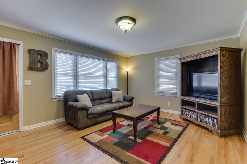 Property image 3 at 111 Parkdale Drive, Greenville, SC 29611