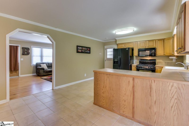 Property image 4 at 111 Parkdale Drive, Greenville, SC 29611