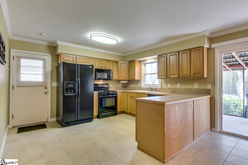 Property image 5 at 111 Parkdale Drive, Greenville, SC 29611