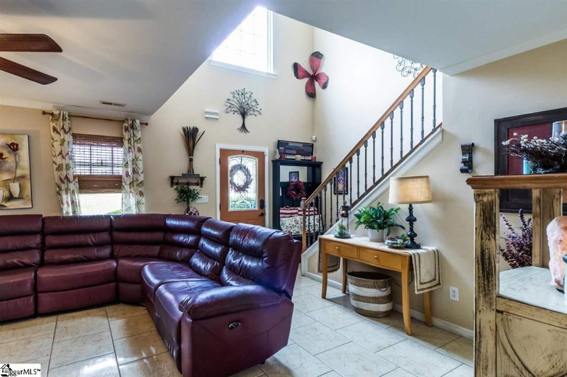 Property image 4 at 108 Countryglen Court, Greer, SC 29651