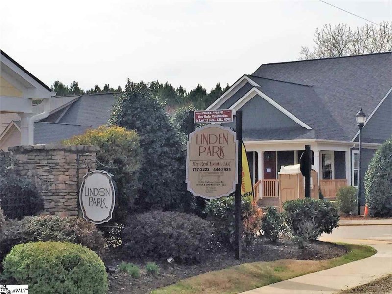 Property image 2 at 108 Worthington Court, Simpsonville, SC 29681