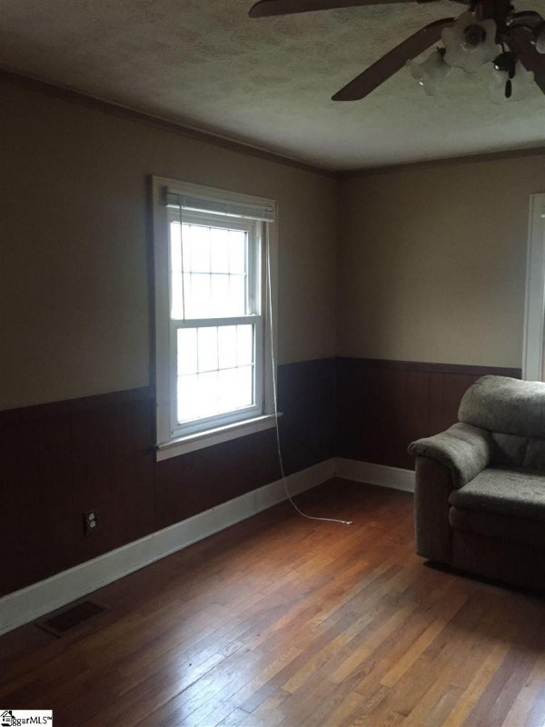 Property image 3 at 904 N Franklin Road, Greenville, SC 29617