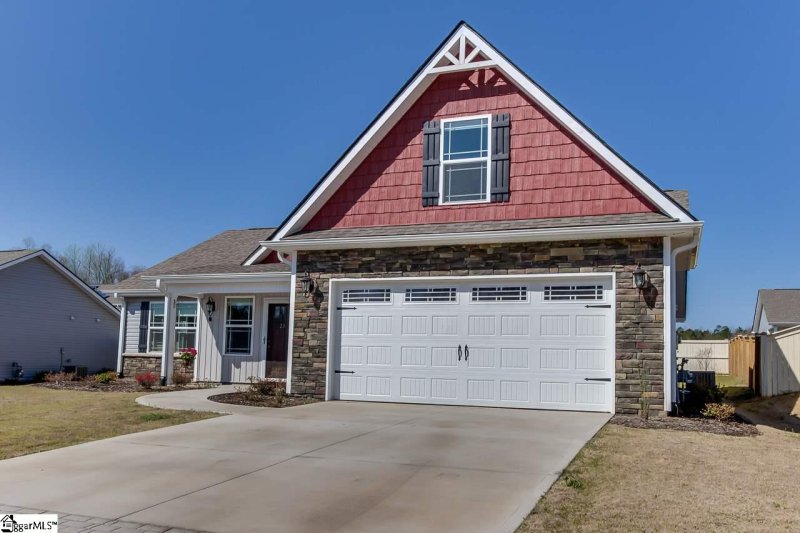 Property image 3 at 23 Macle Court, Travelers Rest, SC 29690