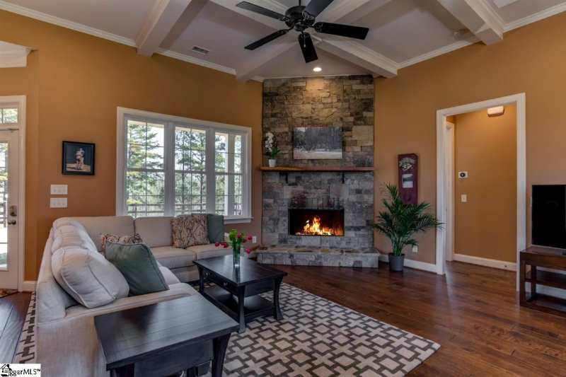 Property image 4 at 68 Stone Cottage Lane, Landrum, SC 29356