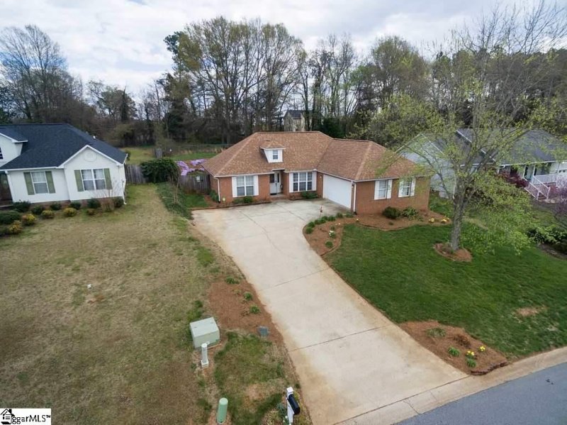 Property image 3 at 146 Riverrun Drive, Spartanburg, SC 29303