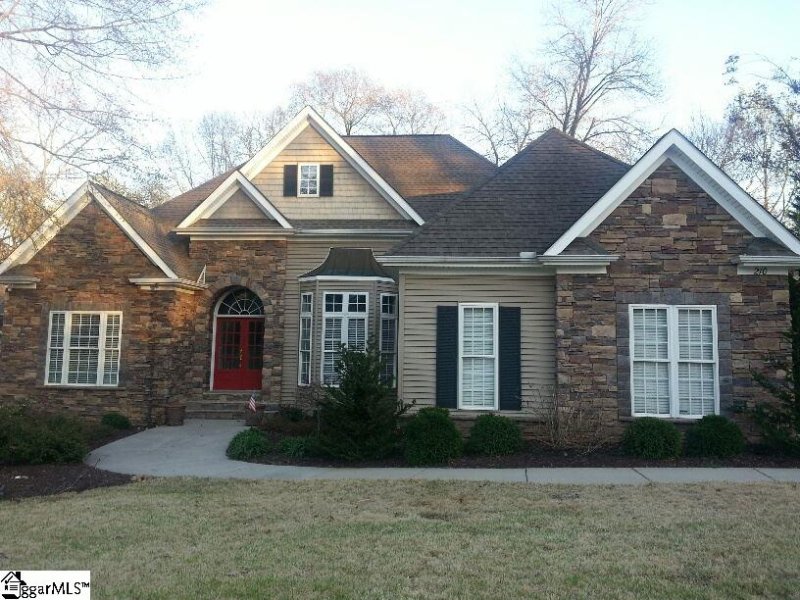 Property image 2 at 210 Netherland Lane, Simpsonville, SC 29681