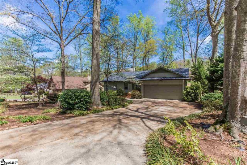 Property image 2 at 409 Camelot Drive, Simpsonville, SC 29681